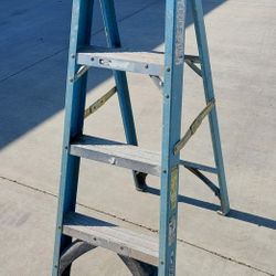 4 Foot Ladder.