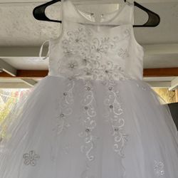White With A Lil Silver 6t And 2t Can Use It On 3t 