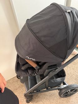 Nuna Mixx stroller with car seat
