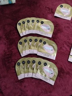 SF Glow "Suns Out, Pouts Out" Gold foil lip mask