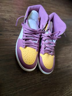 The Nike Air Jordan 1 Retro High OG Brotherhood 2022 in size 10.5