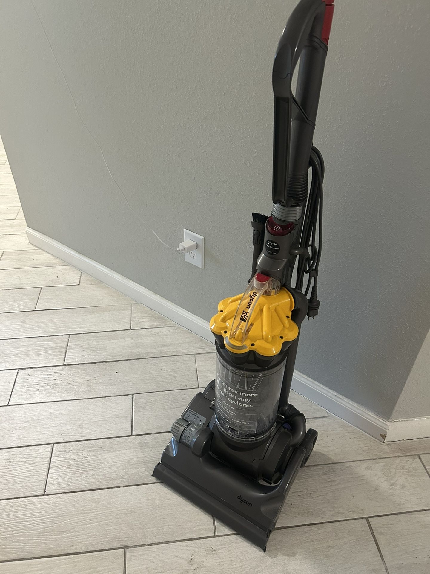 Dyson Dc33 Vacuum Cleaner Used 50