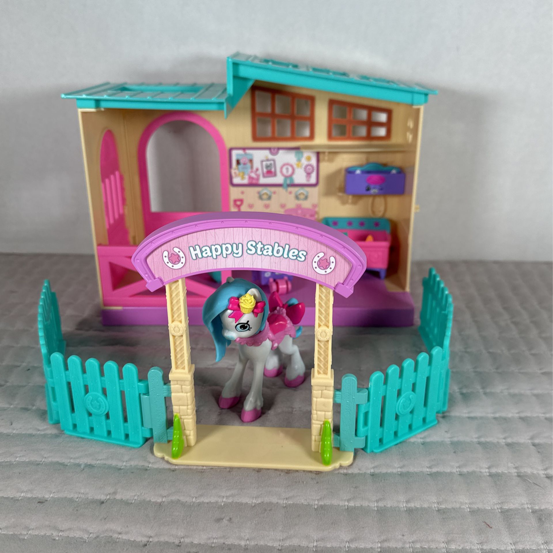 Shopkins Happy Stables 