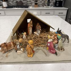 Goebel W. Germany Porcelain Nativity Set w/ Stable 11pc 