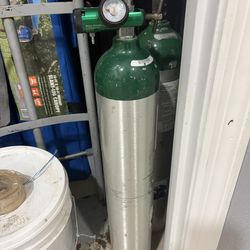 Tanque de oxigeno vacio