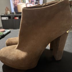 Micheal Kors Suede Boots