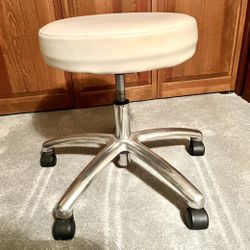 Rolling Stool 