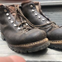 HIKING BOOTS ITALY and BACKPACK