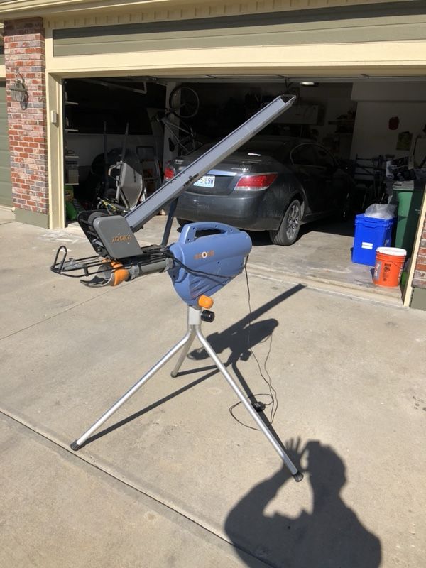 Zooka pitching machine with auto feed attachment!