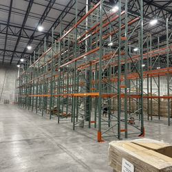 Pallet Racks Beams Uprights Wire Decks Teardrop Industrial Racking Forklift