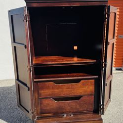 Solid Wood Vaughan-Bassett Armoire / TV Cabinet – Cherry Finish