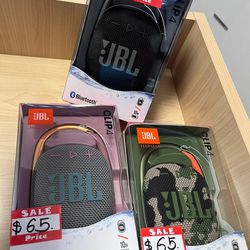 Speaker JBL Clip4 New In Box. Many Colors Available. PRICE IS FIRM AND FOR EACH ONE.    100% AUTHENTIC.   EL PRECIO ES FIRME.