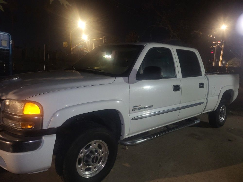 2005 GMC Sierra