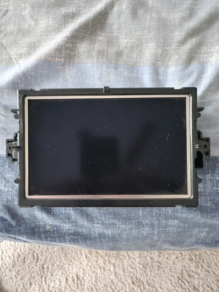 2013-2016 Mercedes GL550 4MATIC, Navigation And Infotainment Screen