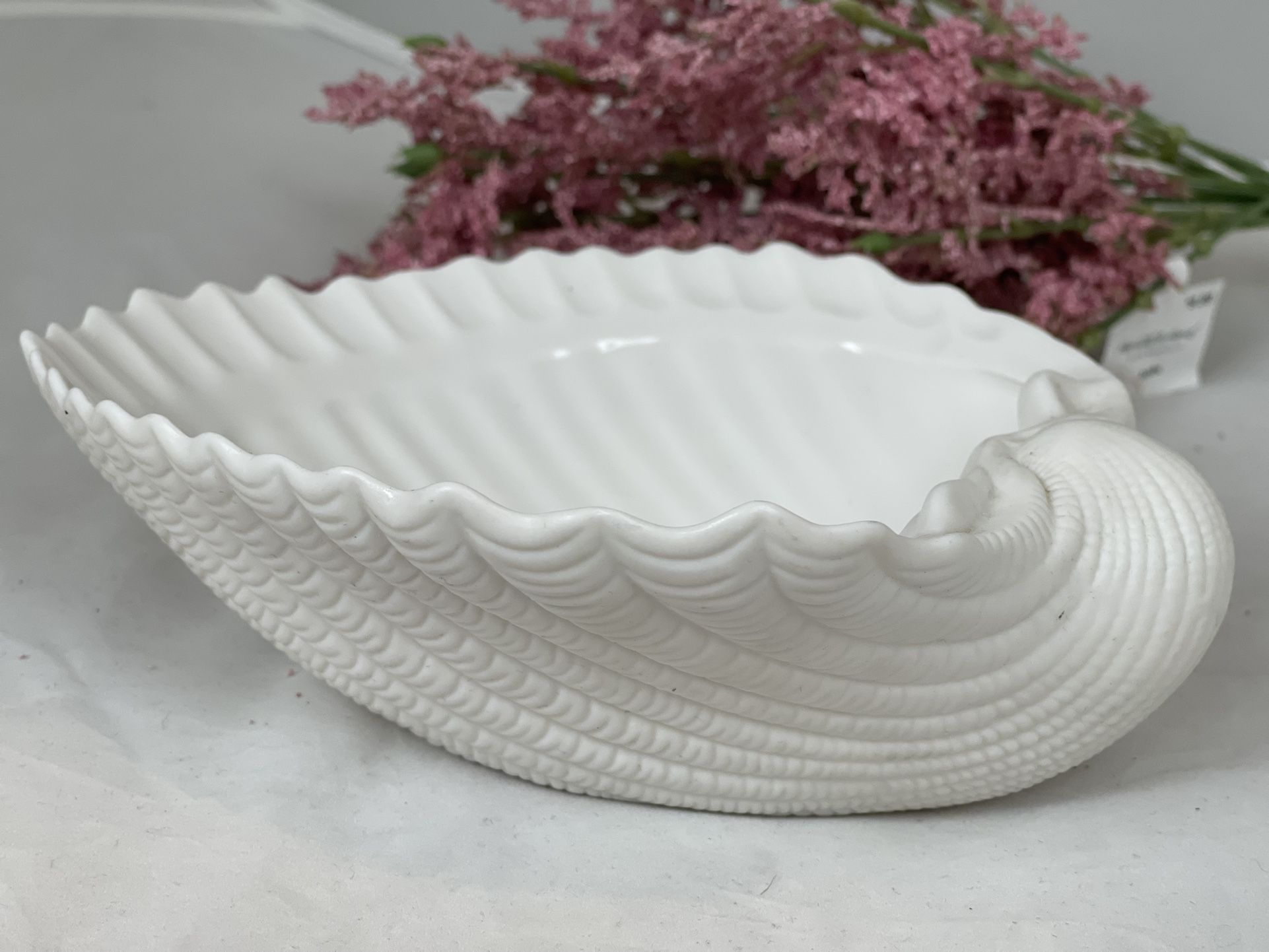 Roost porcelain seashell bowl