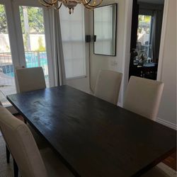 Bassett - Astor Rectangle Dining Table *Like New*
