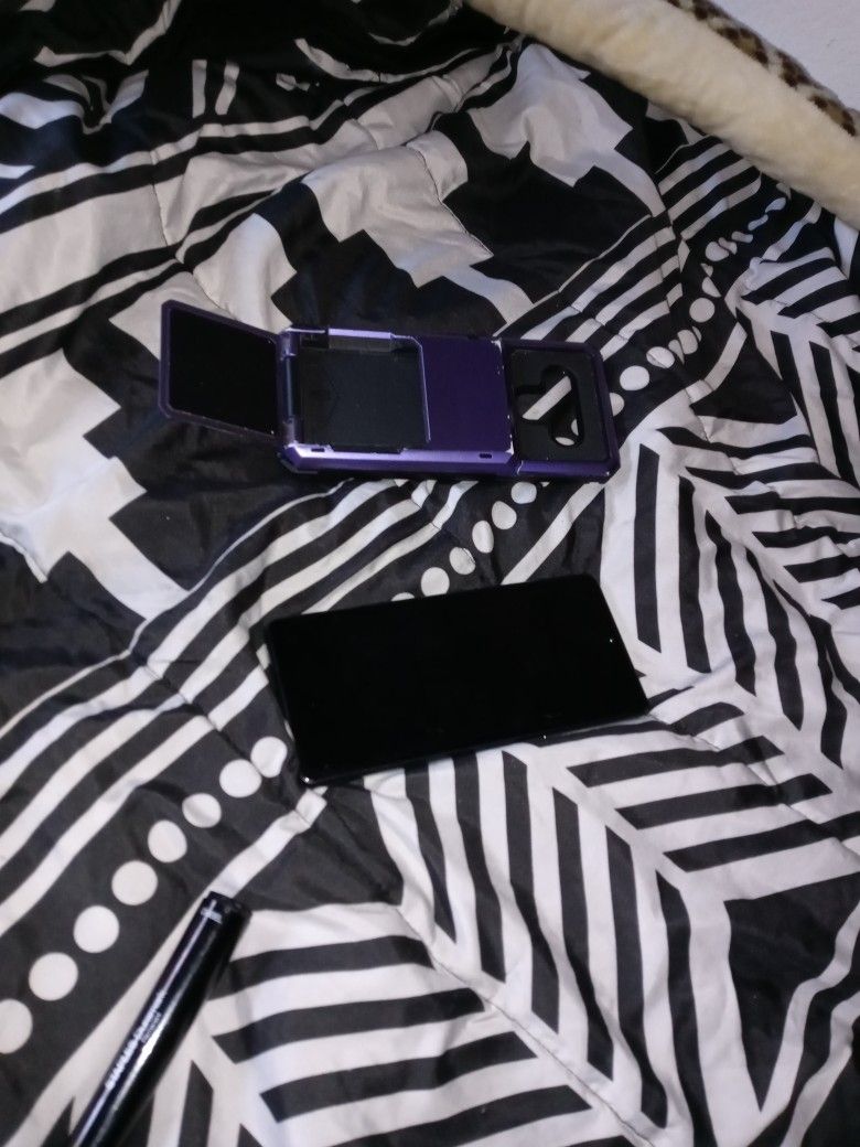 LG Stylo (Holographic Blue, Boost Mobile, Used) WITH Or Without