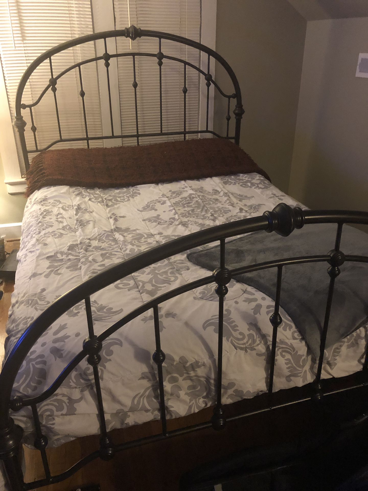 Metal Queen Size bed