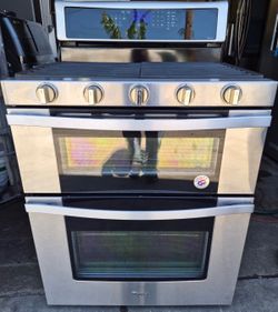 Whirlpool Gas Stove W/ Double Oven & Conversion Oven