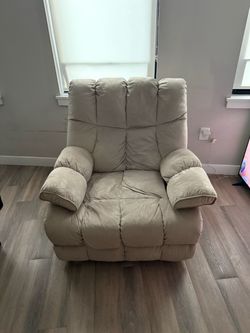 Oversized Manual Recliner — Comfy