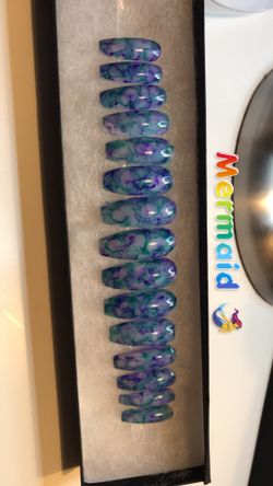 Luxurious reusable custom press on nails