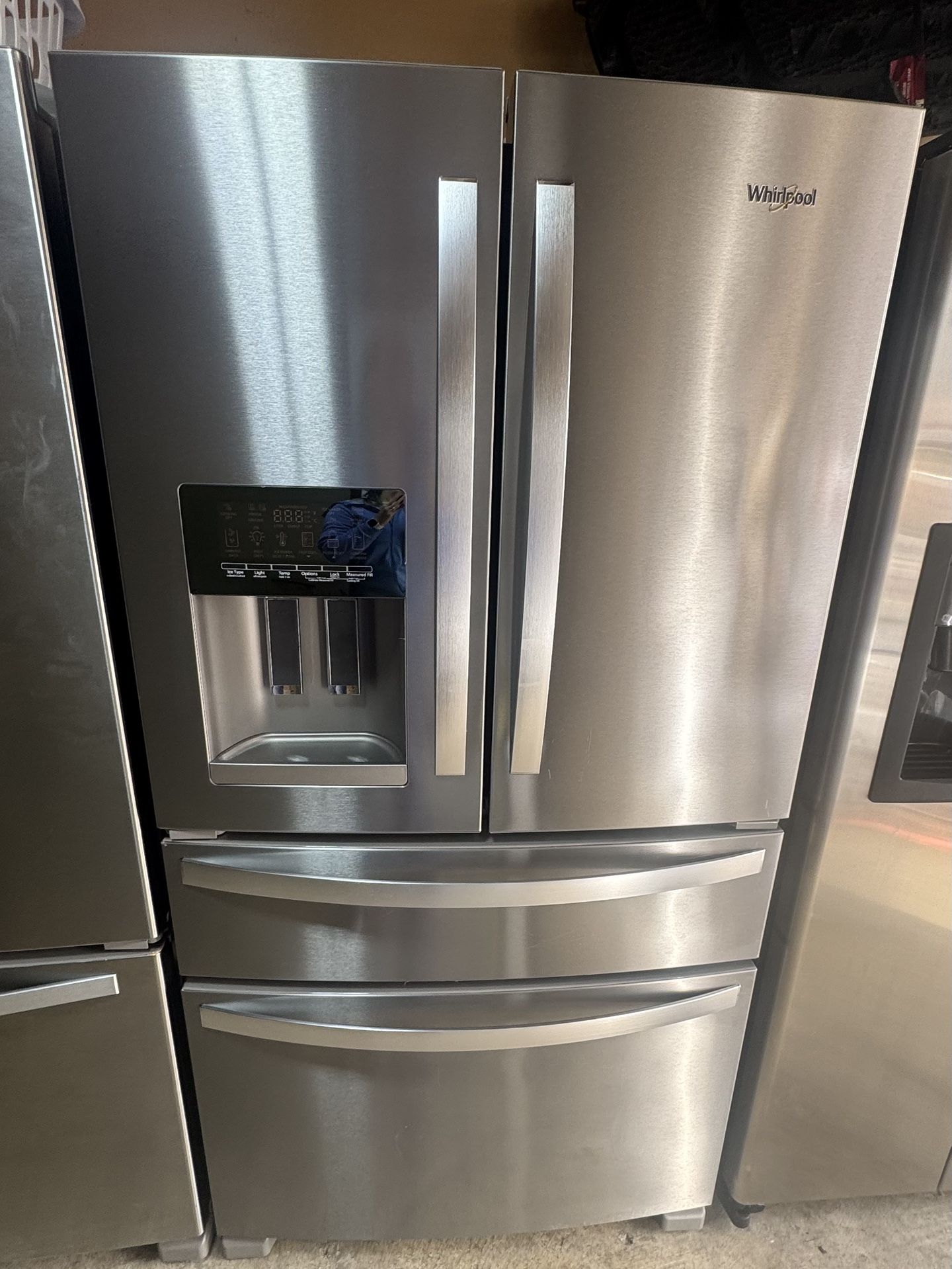Refrigerator 