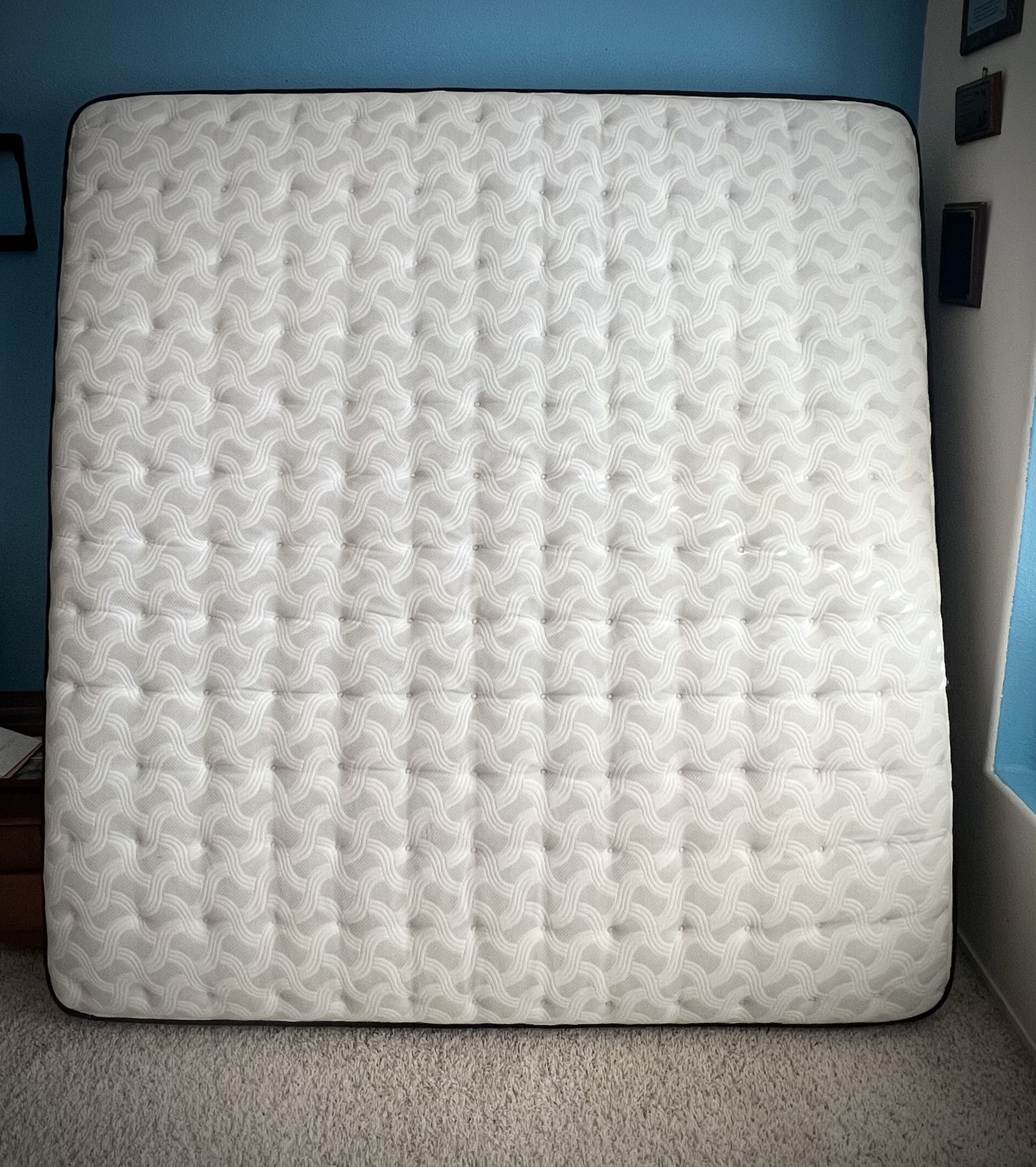 California King, Sealy Posturepedic Performance Firm Mattress + Box Spring *Like New*