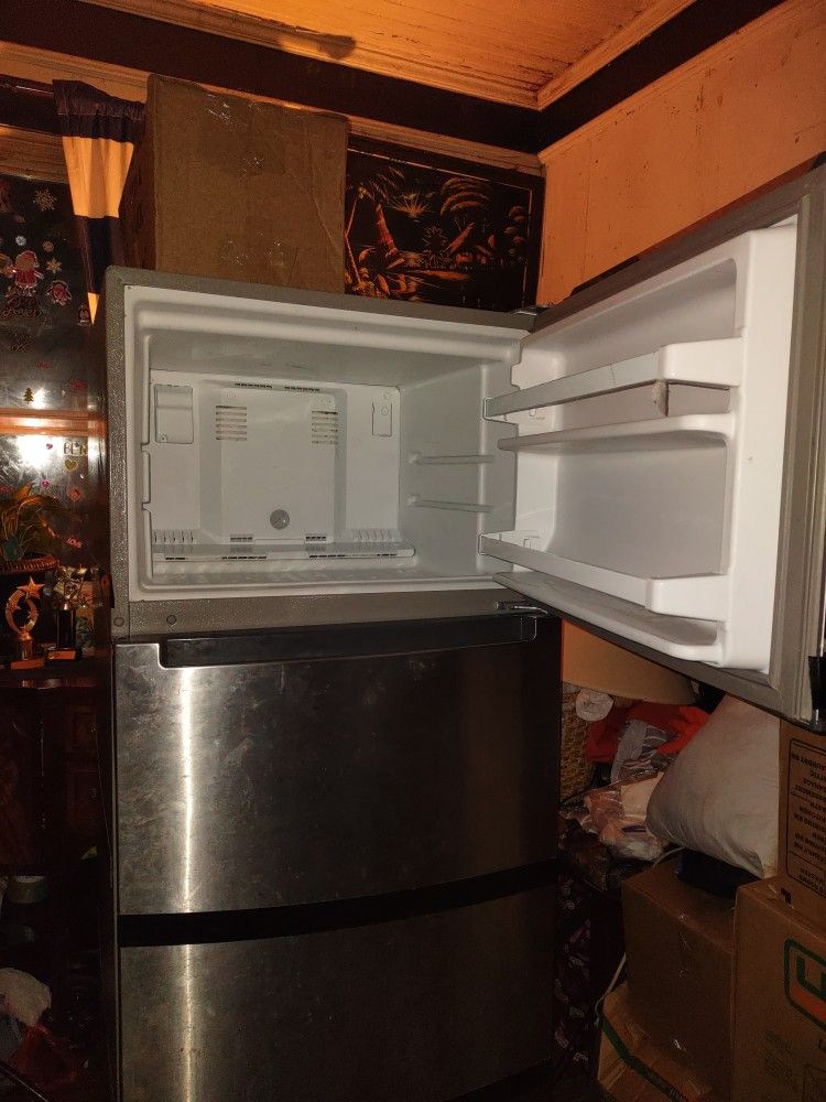 Refrigerator