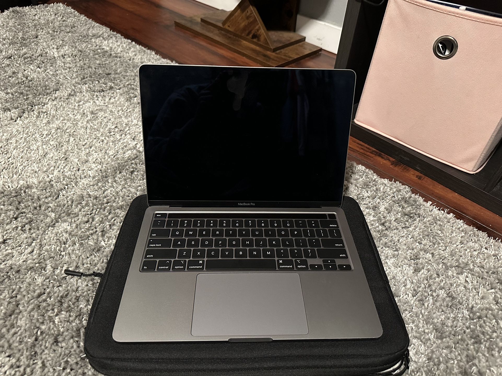 2020 MacBook Pro 13 M1 Touch Bar