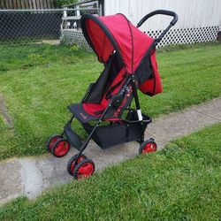 2023 Wonder Buggy Red And  Black With Bottom Storage And Wheel Locks Only 30$