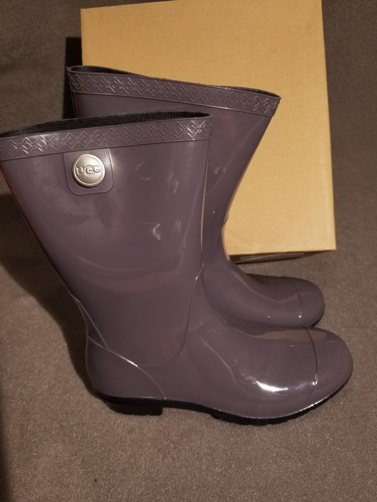 UGG Sienna Rain Boot Size 6