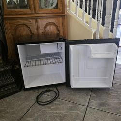 Refrigerator  with Freezer.
Working good condition.