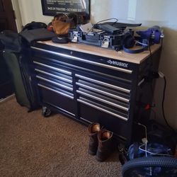 Husky Tool Box Only 2 Months Old Has Brand New Vice Mounted On It Few Scratch But Overall Like New