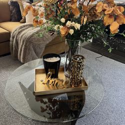 Coffee Table And Carpet 