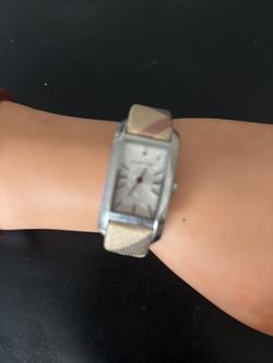 Burberry nova check watch logo timepiece unisex accessory plaid band jewelry