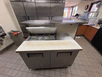 2011 True TSSU-48-8 Refrigerated Prep Table (8 pans)