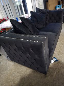 2  Couches (identical)