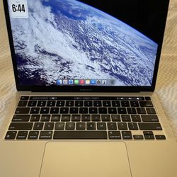MacBook Pro M2
