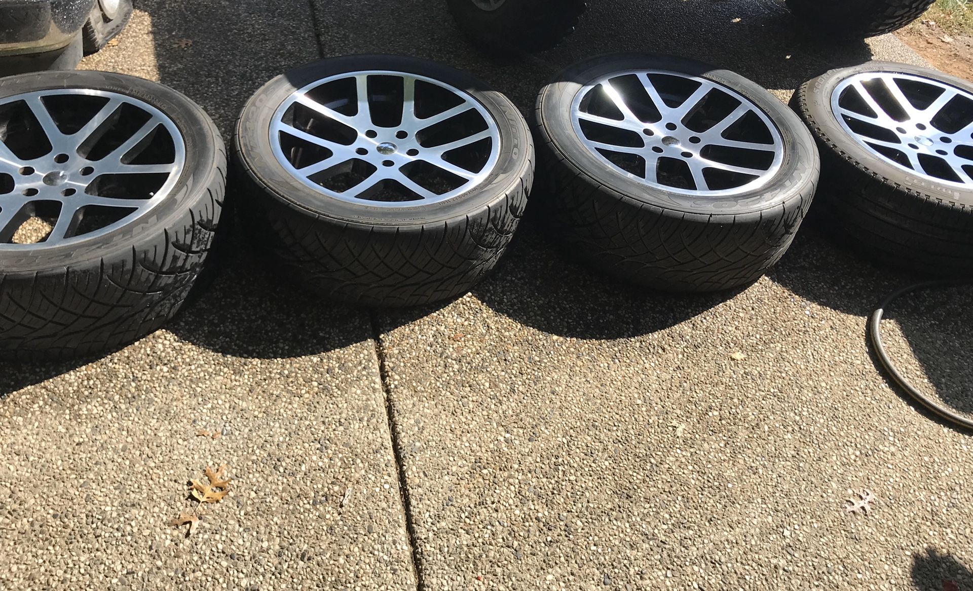 Srt replica 22” wheels and tires
