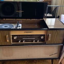Vintage Columbia Console Stereo With Record Player
