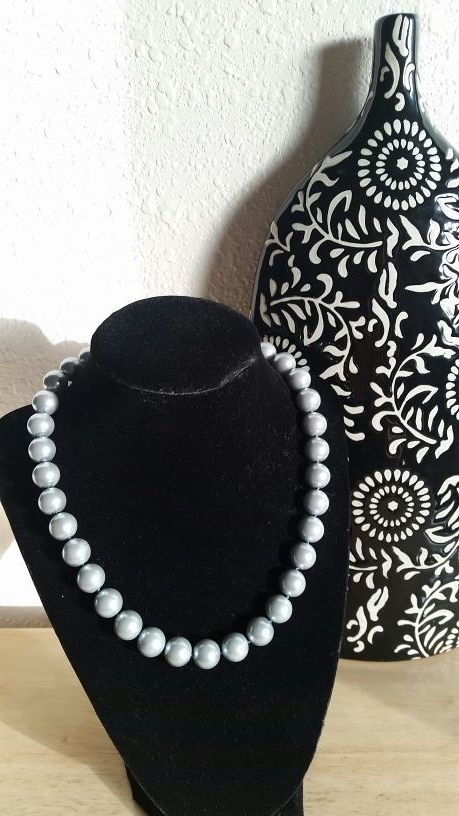 18" Grey Sea Shell Pearl Strand