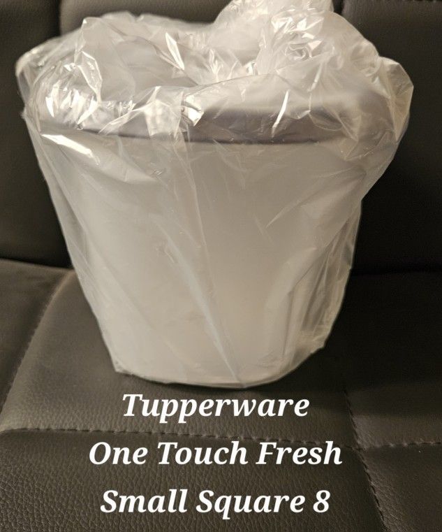 Tupperware One Touch Small Square 8