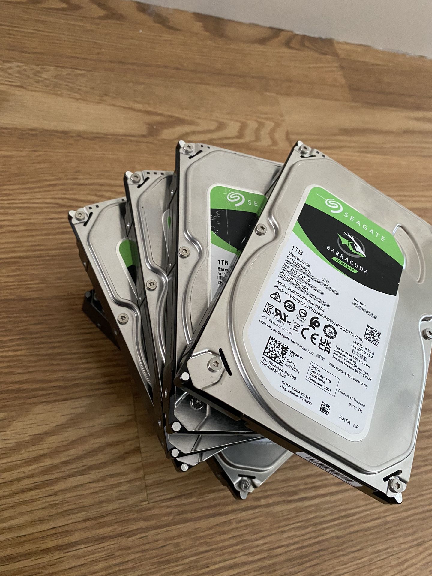 Hard Drives , Broken, For Parts Or Repair