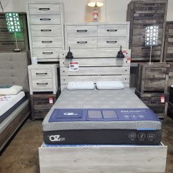 BEDROOM SET, 4 PC QUEEN BED FRAME, DRESSER, MIRROR AND NIGHTSTAND -NEW-