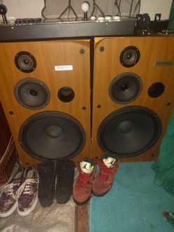 Kenwood's 15 in Kenwood house speakers