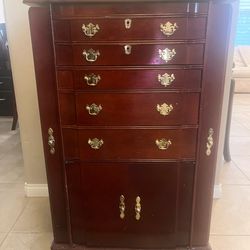 Wooden jewelry box