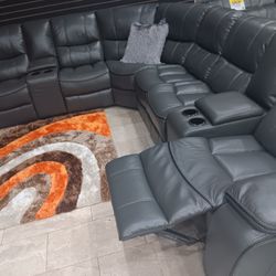 *Weekly Feature*---Madrid Stunning Gray Leather Reclining Sectional Sofa---Delivery And Easy Financing Available🤭