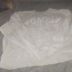 Cute Tommy Hilfiger Sweatshirt !