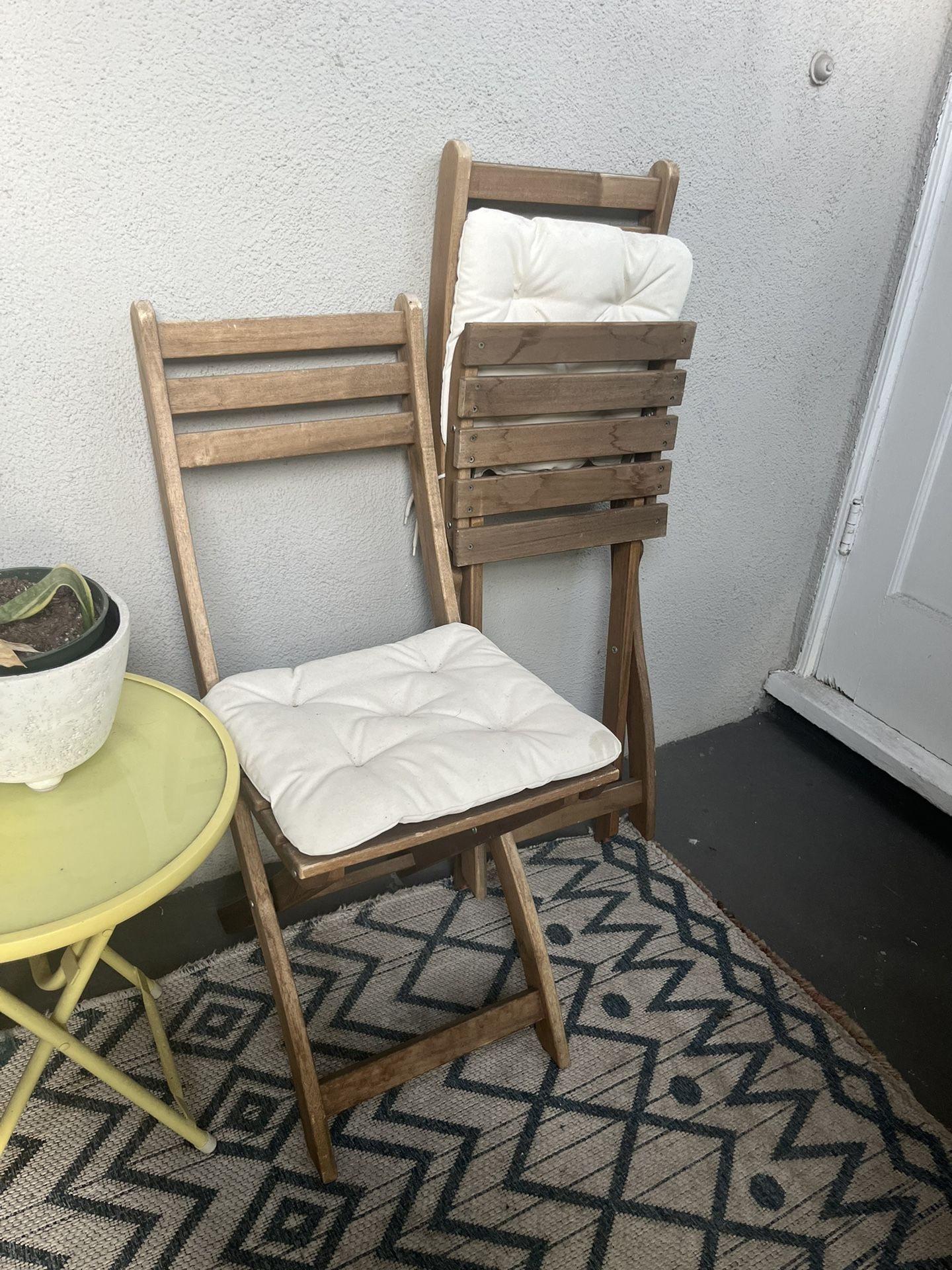 Slatted Wood Folding Chairs With Tufted Cushion