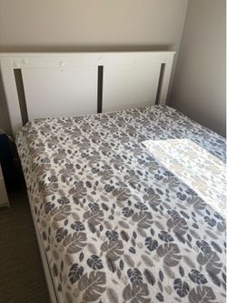 Full size bed
